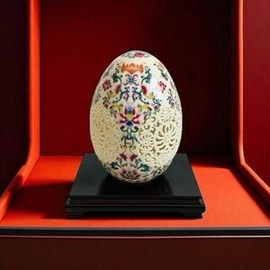 Vintage Chinese Porcelain Hollow Out Floral Egg w/ Wooden Stand 8"x6"